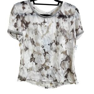 St. John 100% Silk NWT Floral Short Sleeve Blouse Size Medium